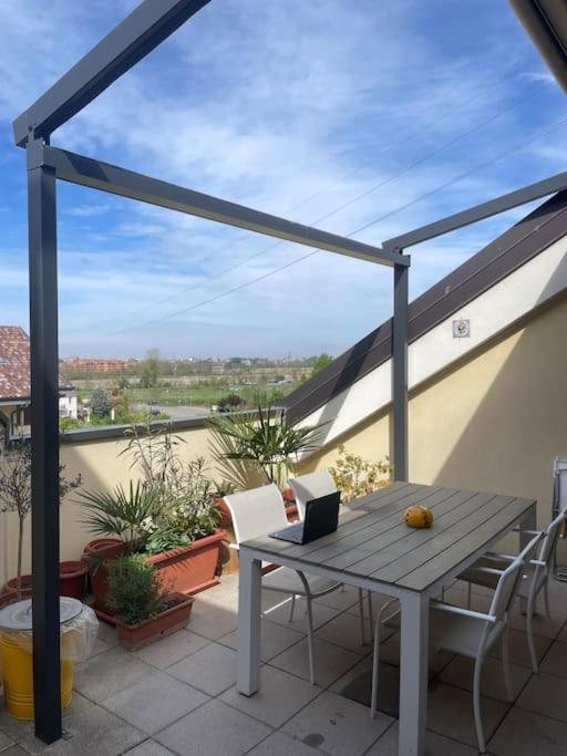 Flat With Terrace Close To Forum And Milanofiori Metro Assago Buitenkant foto